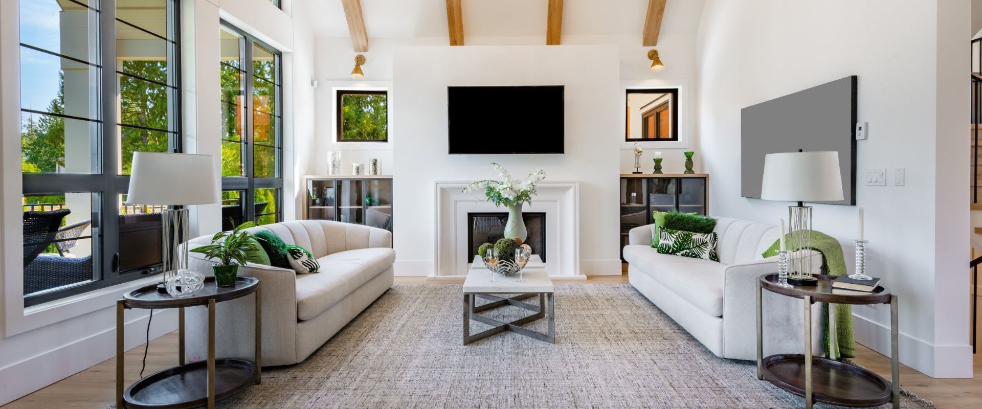 Transforming Your Home's Curb Appeal In Lakeway: The Importance of Tree Care in Home Staging